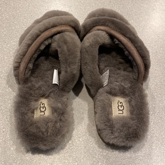 NEW UGG Abela Women’s Slippers - Picture 4 of 16